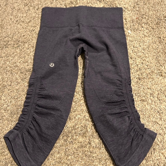 Lululemon In the flow size 2 - Picture 2 of 2